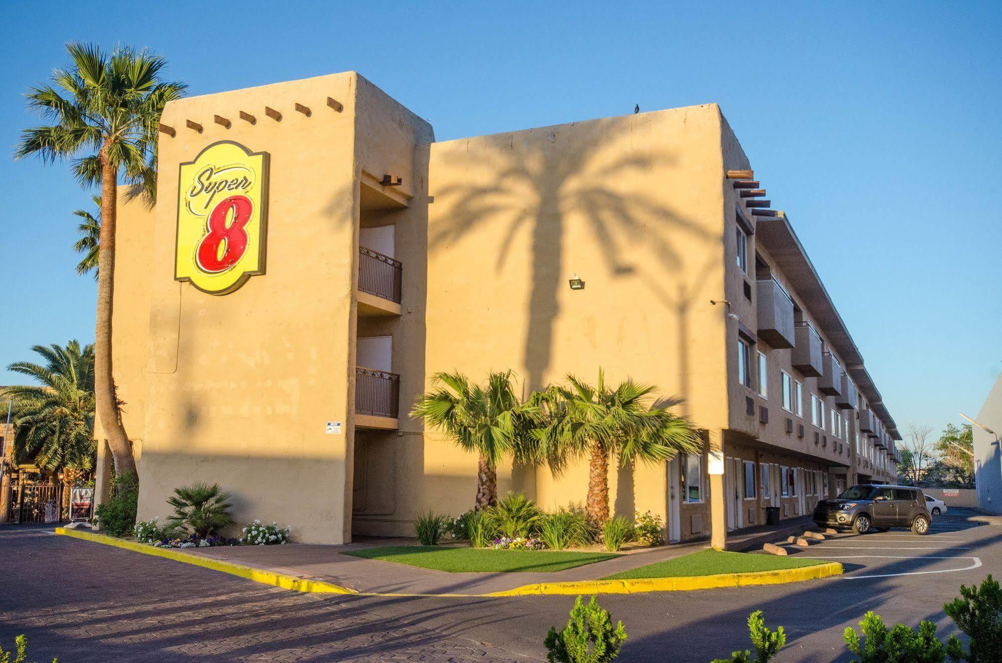 Super 8 By Wyndham Las Vegas North Strip/Fremont St. Area Exteriér fotografie