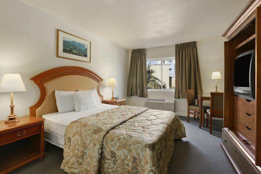 Super 8 By Wyndham Las Vegas North Strip/Fremont St. Area Exteriér fotografie